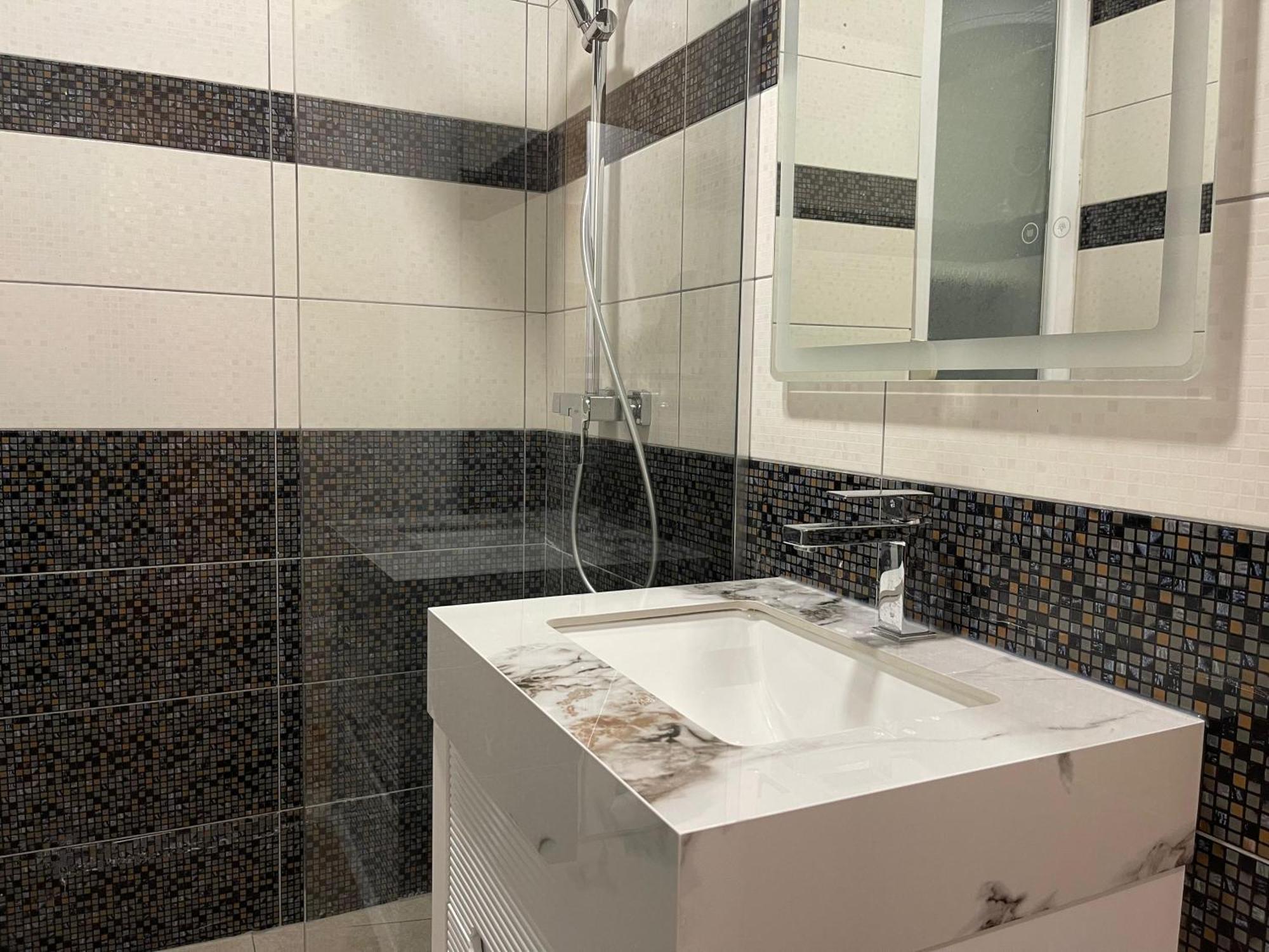 Appartement Gem In The Heart Of Tirana Extérieur photo